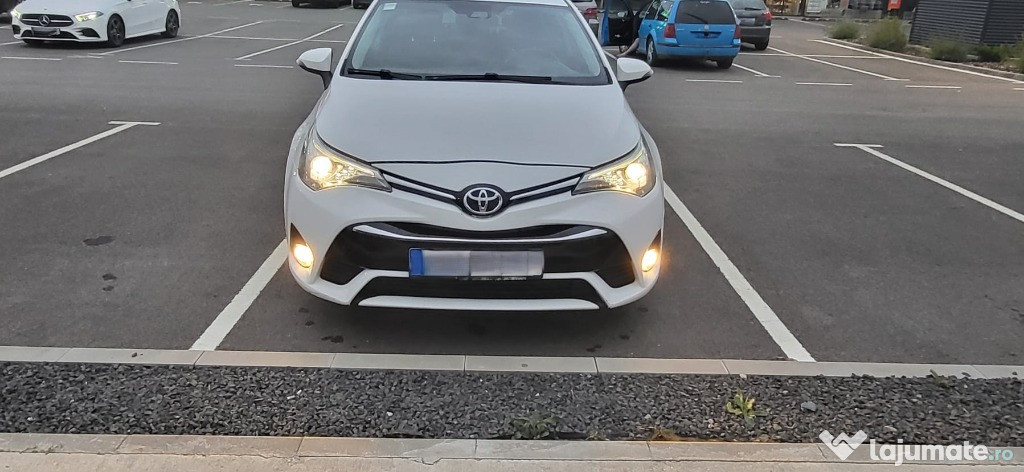 Toyota Avensis Executive 2017 – Diesel, Full Option, Stare Impecabilă