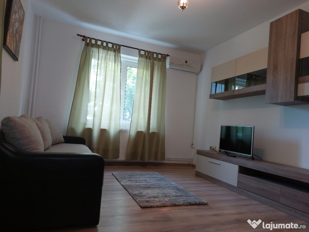 Proprietar inchiriez apartament o camera Ozana