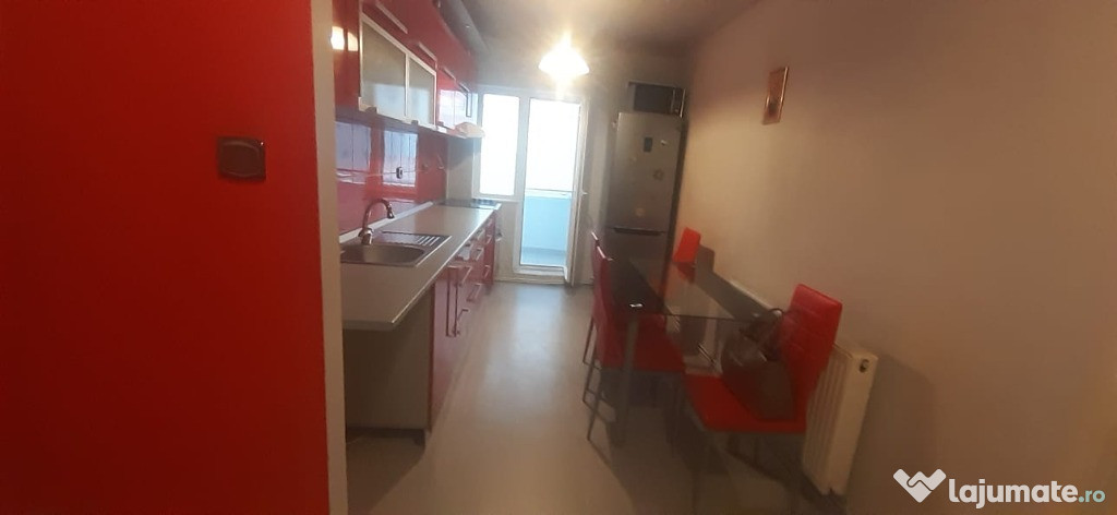 Traian,zona Ursus, 3 camere, etaj 2, opt.garaj