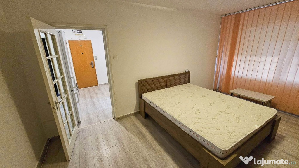 Apartament 1 camera D, Palatul de Justitie, Podul de Fier