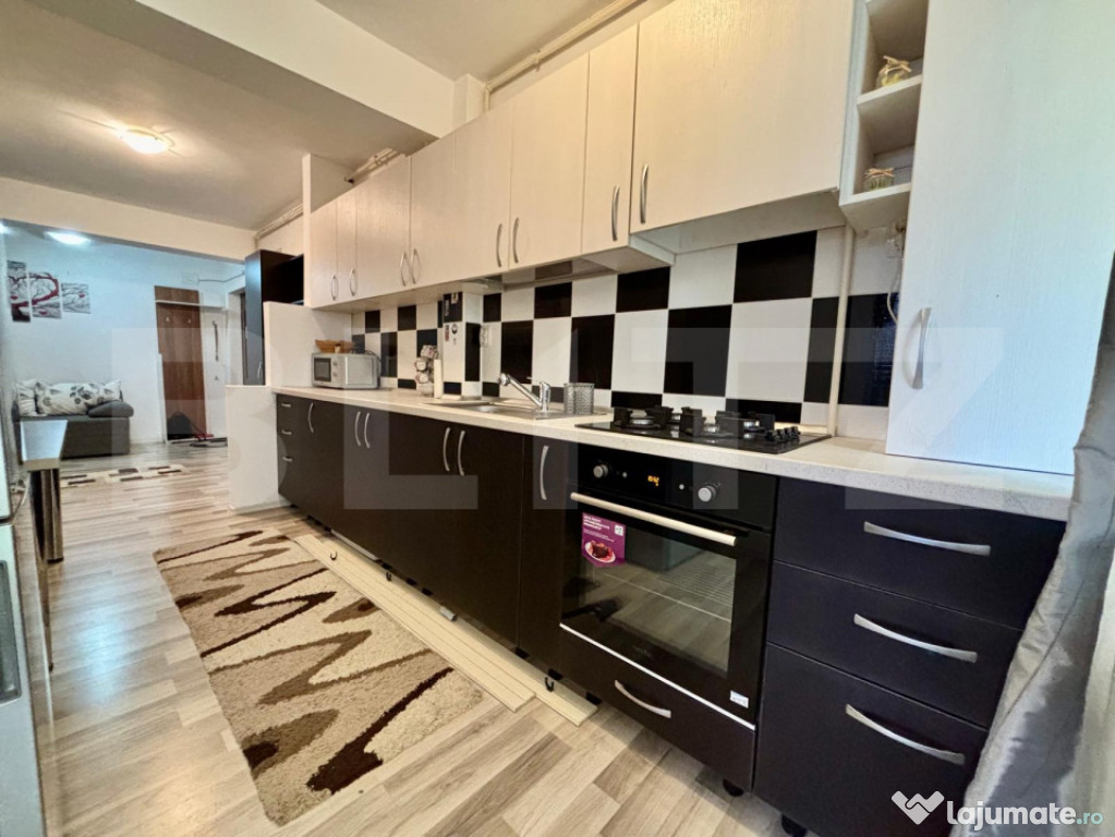 Apartament de vanzare, 2 dormitoare, 46 mp, zona Stejarului