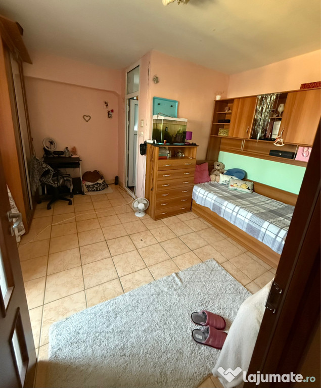 Vand Garsoniera zona linistita