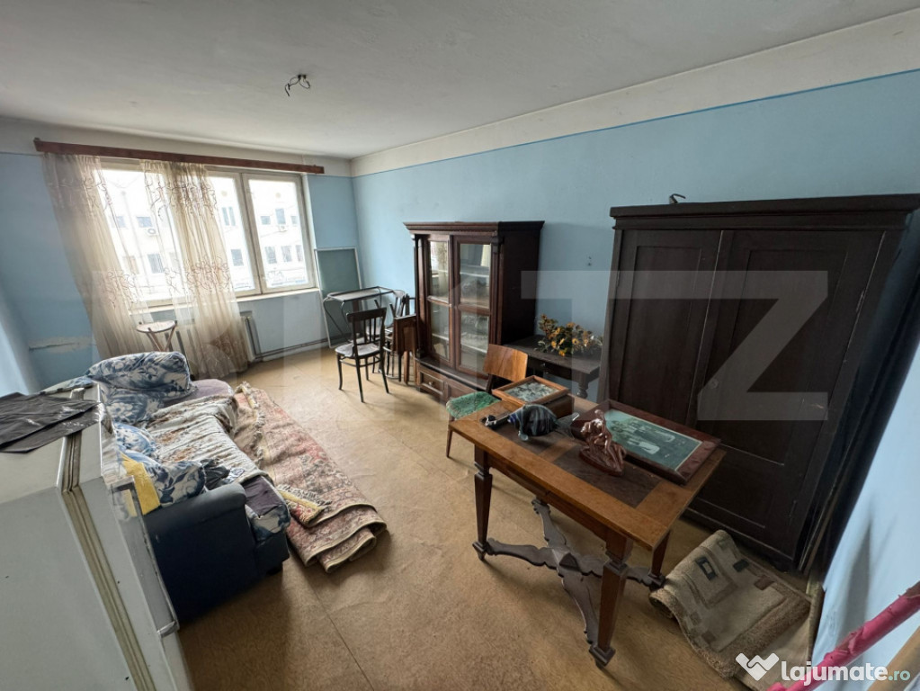 Apartament 2 camere, decomandat, etaj 2 (NECESITA RENOVARE)