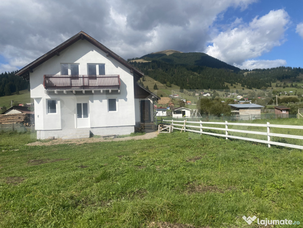 Casă de vânzare în Dorna Candrenilor