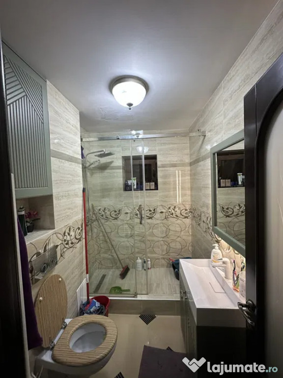Apartament cu 3 Camere Decomandate Zona Obcini