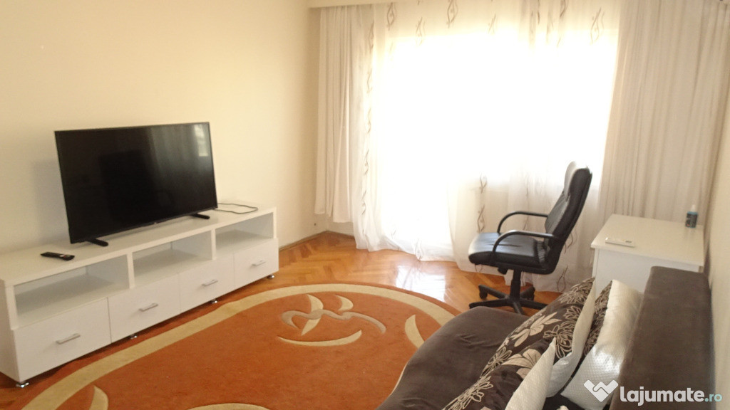 Inchiriez apartament 3 camere decomandat, Deva, Liliacului, et 2,
