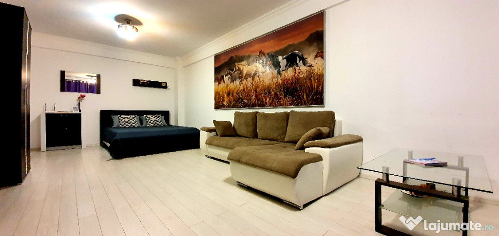 Apartament Mamaia centru Solid Residence cu parcare
