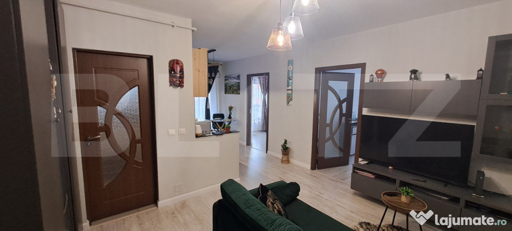 Apartament 3 camere, etaj 1, zona Subcetate