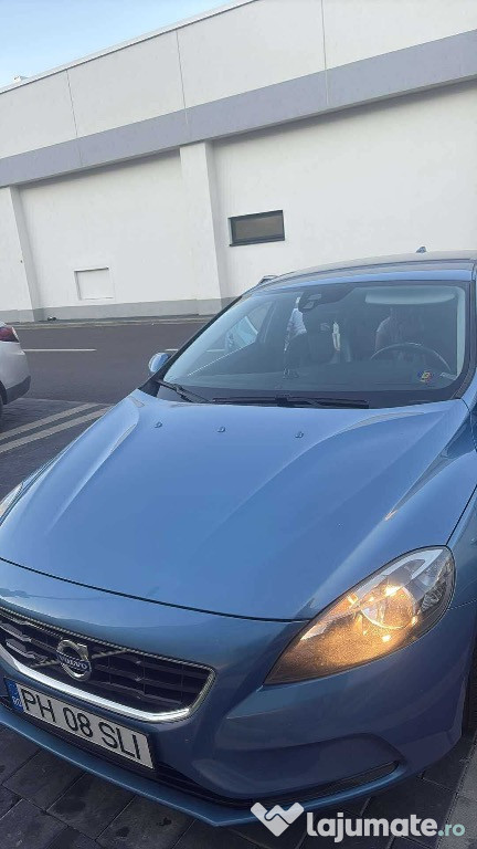 Volvo v40 d2 2016