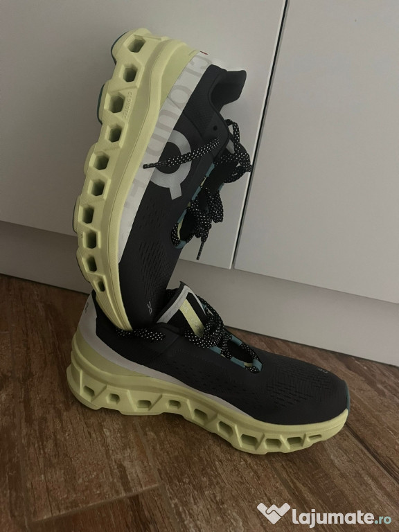 Adidași ON Running CloudTec