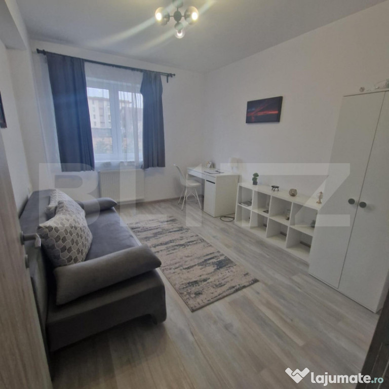 Apartament 3 camere Tractoru - 76 mp decomandat si loc de pa