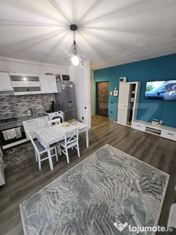 Apartament 2 camere semidecomandate, etaj intermediar, zona