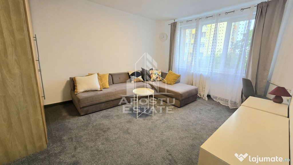 Apartament la etaj intermediar, bloc cu lift, zona Iulius...