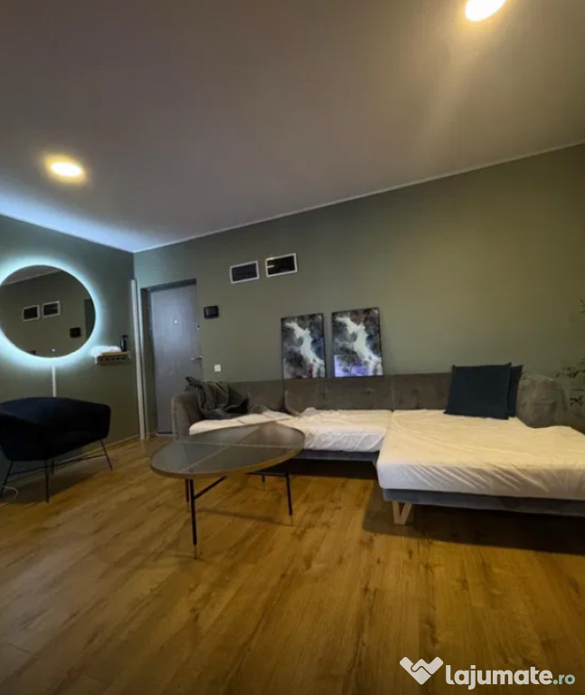 Apartament 3 camere, decomandat - zona Triaj