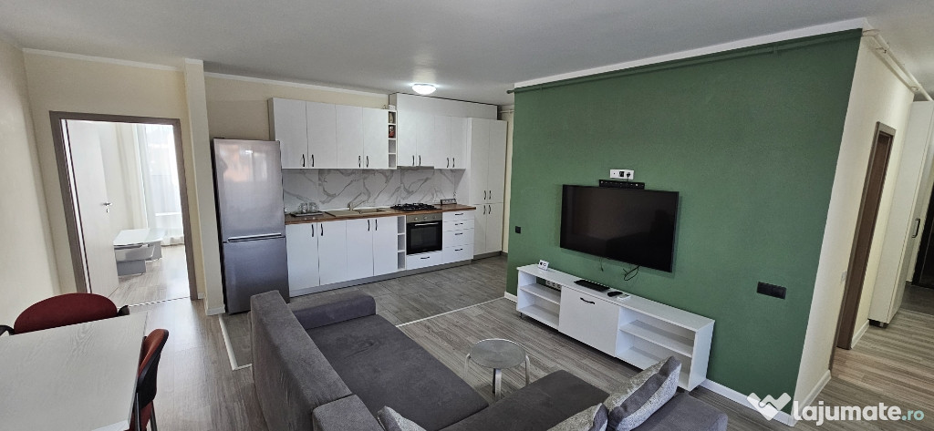 Inchiriez apartament