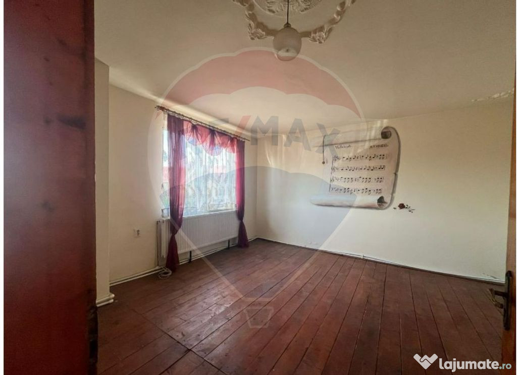 Vilă multifuncțională centrală Șelimbăr – 3 ap. s...