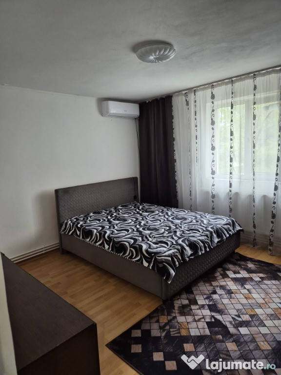 Inchiriez apartament 2 camere utilat si mobilat