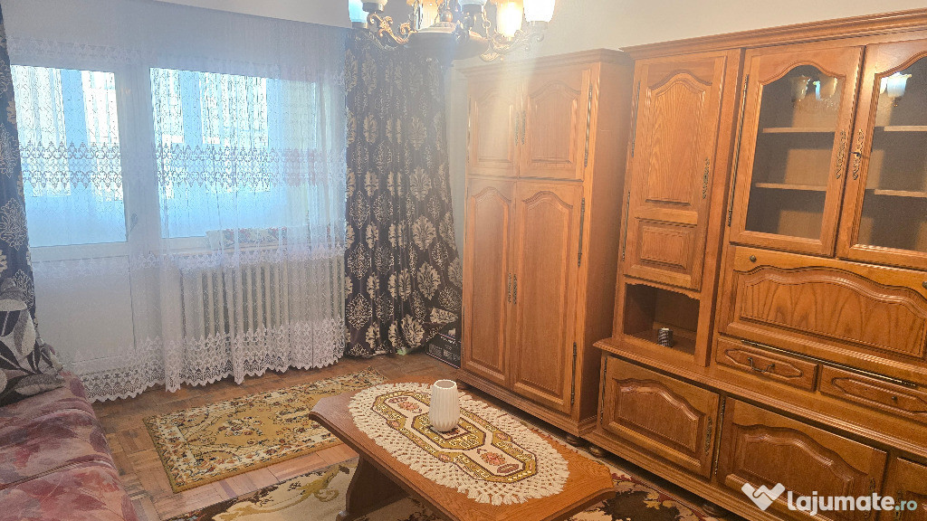 Vand apartament 3 camere decomandat Deva, Dorobanti, parter inalt