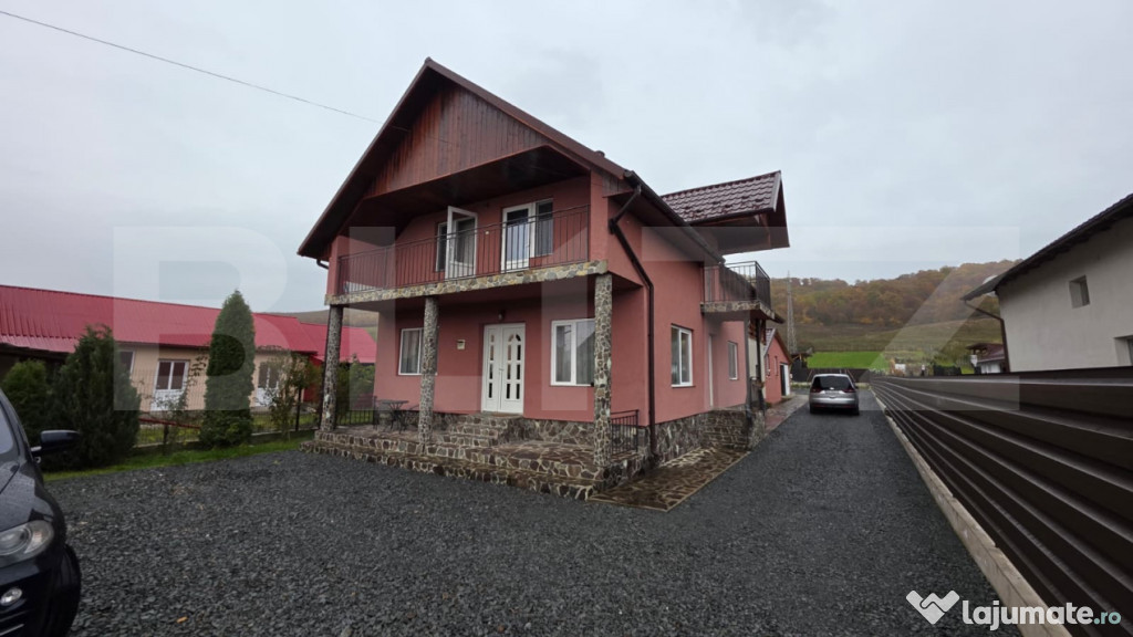 Casă complet mobilată și utilată, garaj dublu, curte spa
