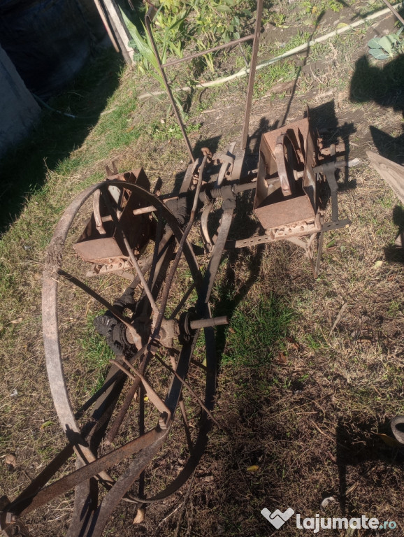 Mașina de pus porumb.plug.prasitoare.grapă