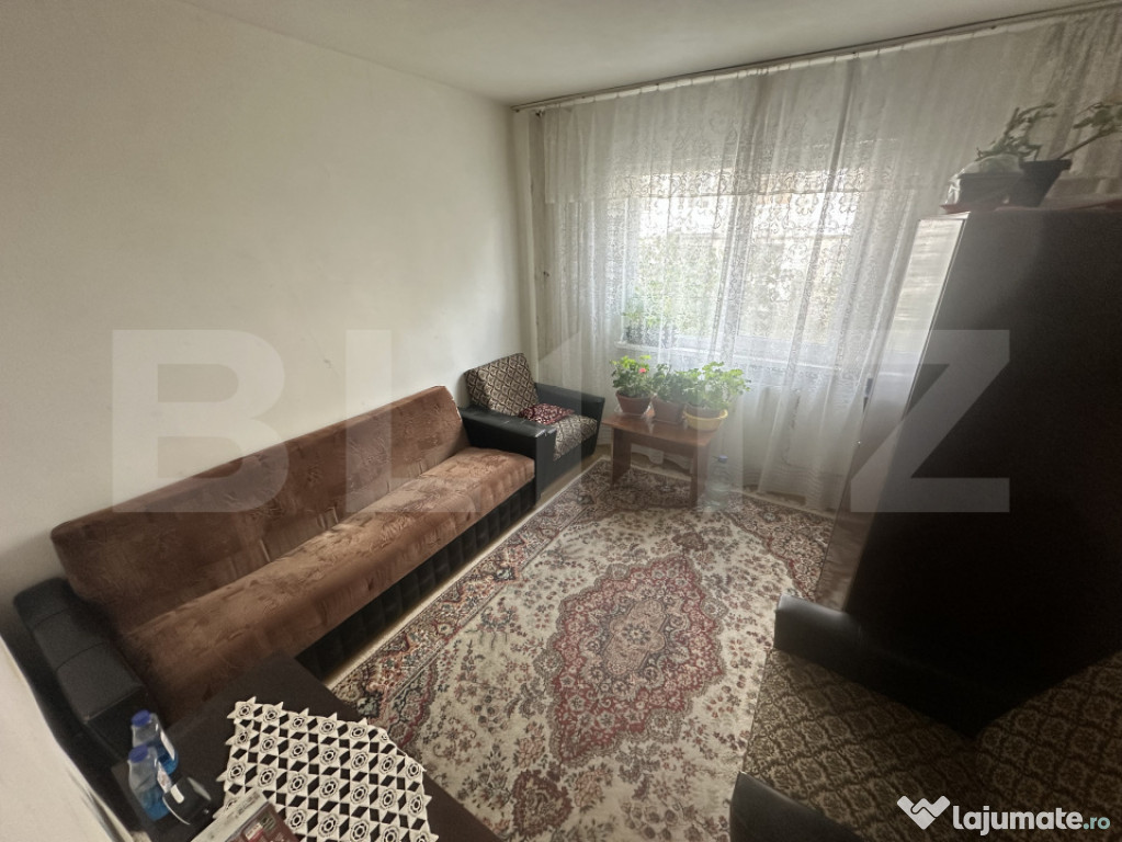 Apartament 2 camere semidecomandat