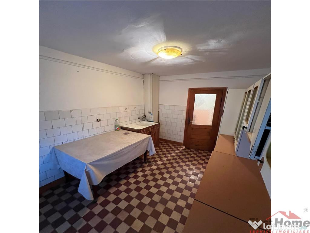 Apartament 4 camere, etaj 2/4, 86mp utili, zona Liceu Unirea