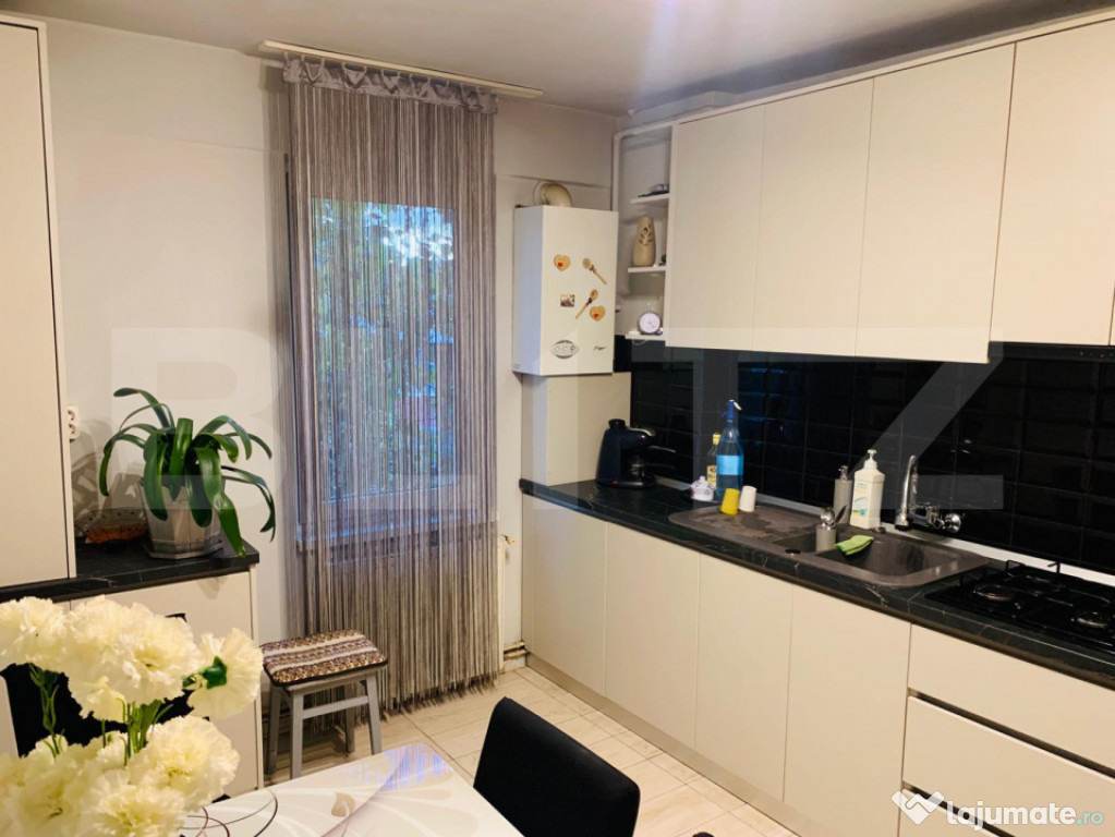 Apartament 3 camere, decomandat, Tudor