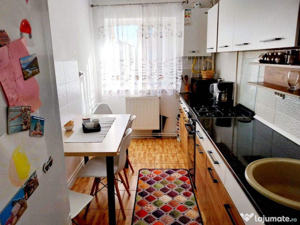 Apartament de 3 camere zona CRAITER