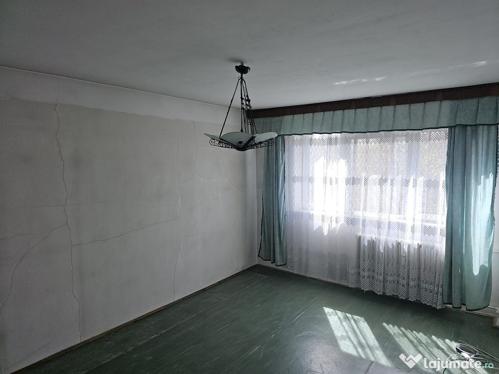 Apartament 2 camere decomandat Emil Racovita