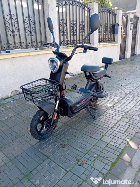 Scuter Electric Nou În Garanție