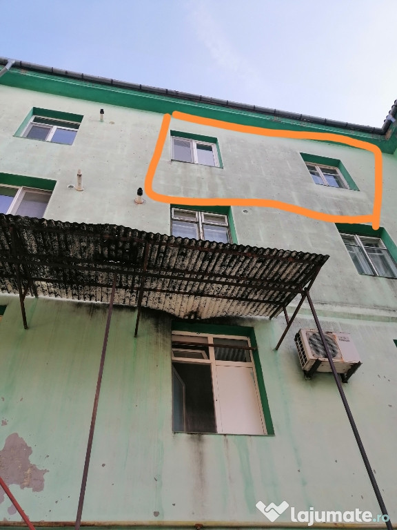 Apartament 3 camere Petrila