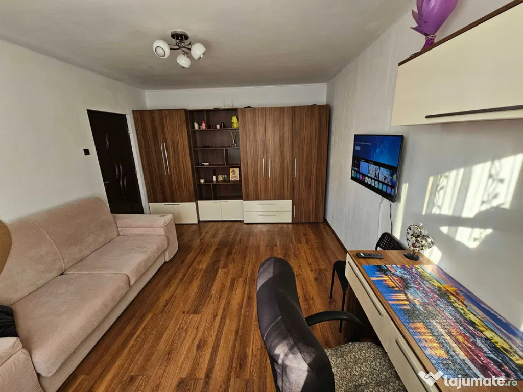 Garsoniera la etaj intermediar, situata in cartierul Astra