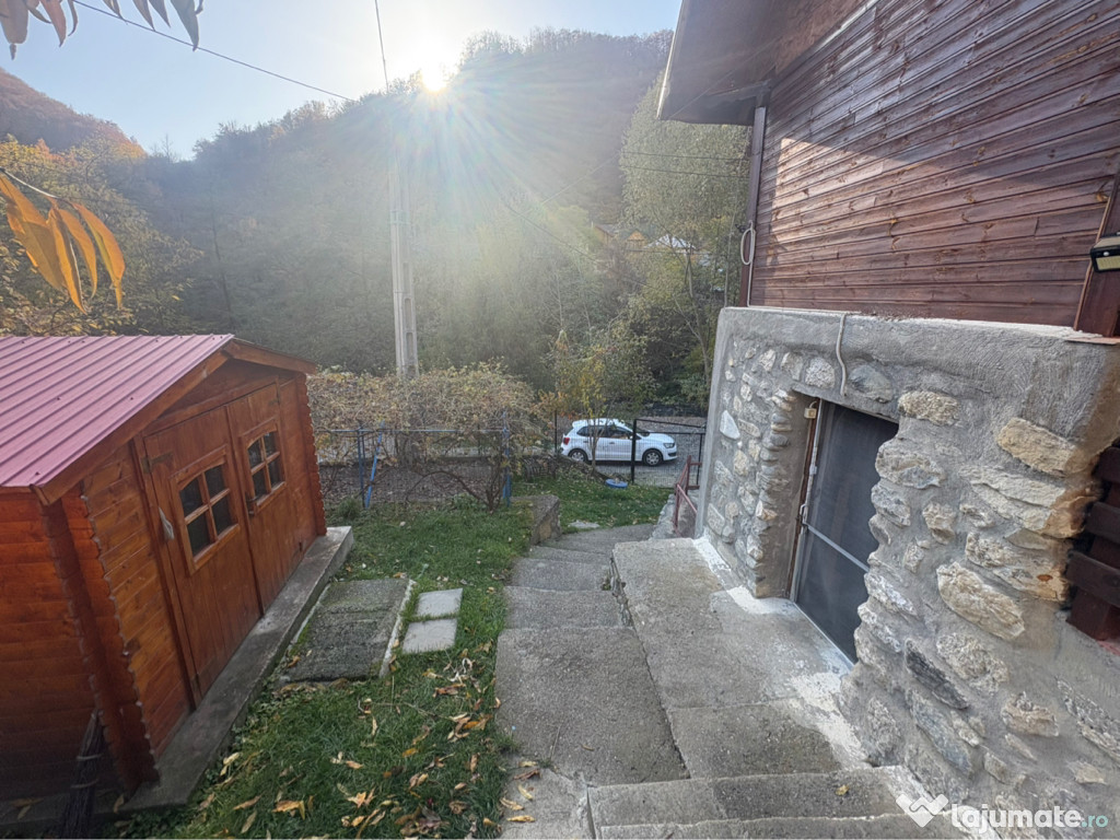 Casă bătrânească renovată Baile Olanesti, Valcea, sat Cheia