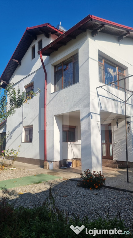 Casa-VILA deosebita ,mobilata plus toate facilitatile