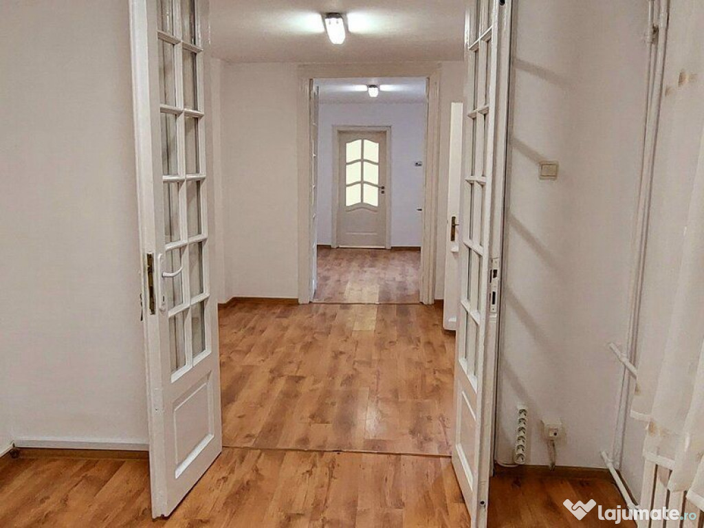 Vila P+1 zona Stefan cel Mare 130 mp utili + curte 50mp