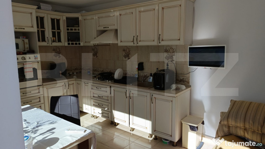 Casă cu 3 camere în Hunedoara – priveliște, piscină ș