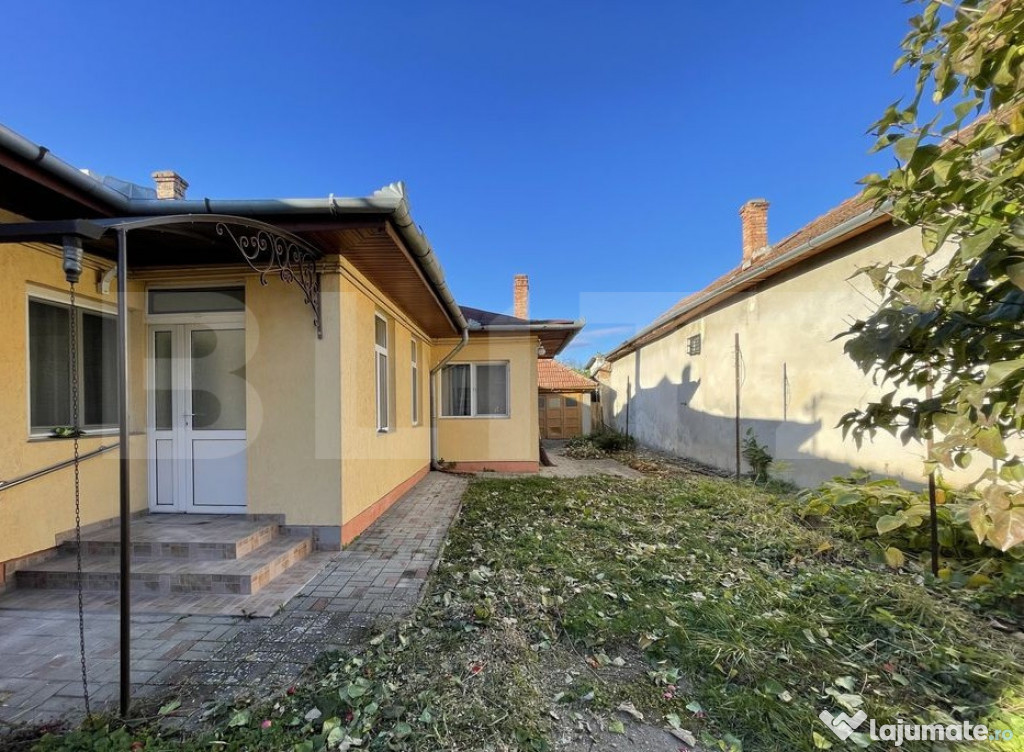 Casă cu 3 camere de închiriat în zona Centrală