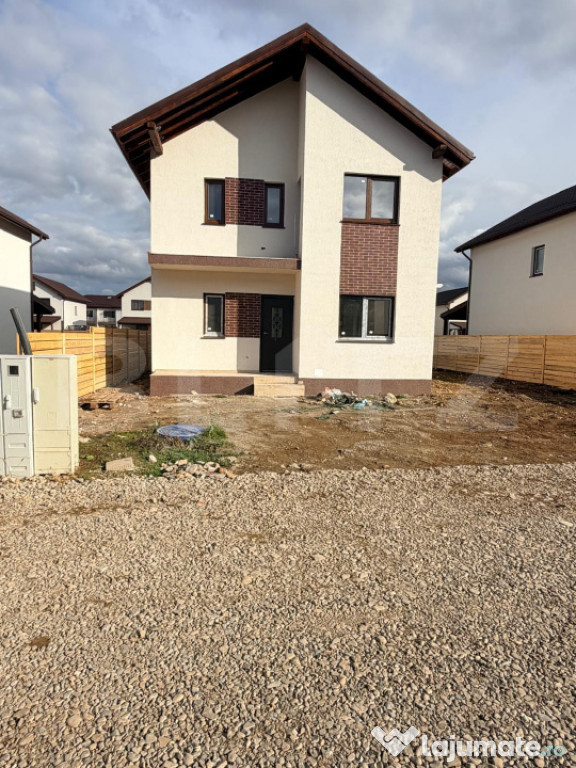 CASA MODERNA, SPATIOASA SI LUMINOASA-LOCUL IDEAL PENTRU FAMI