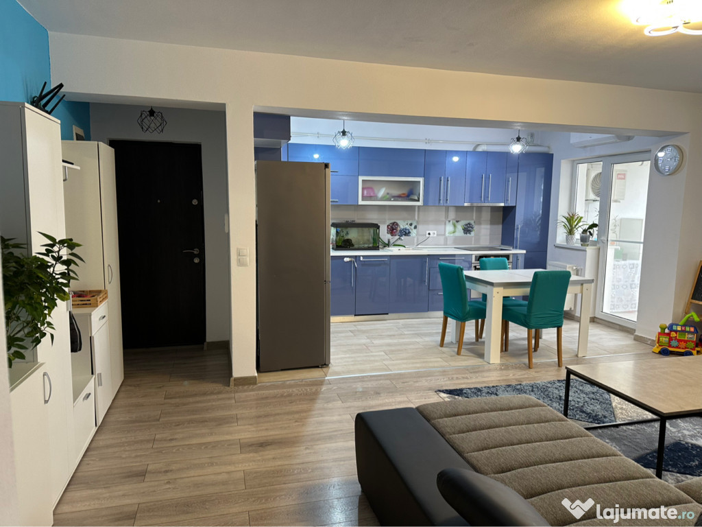 Vand Apartament 3 camere decomandat