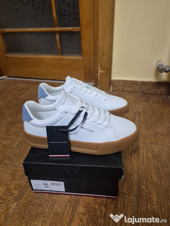 Tommy Hilfiger mărimea 40