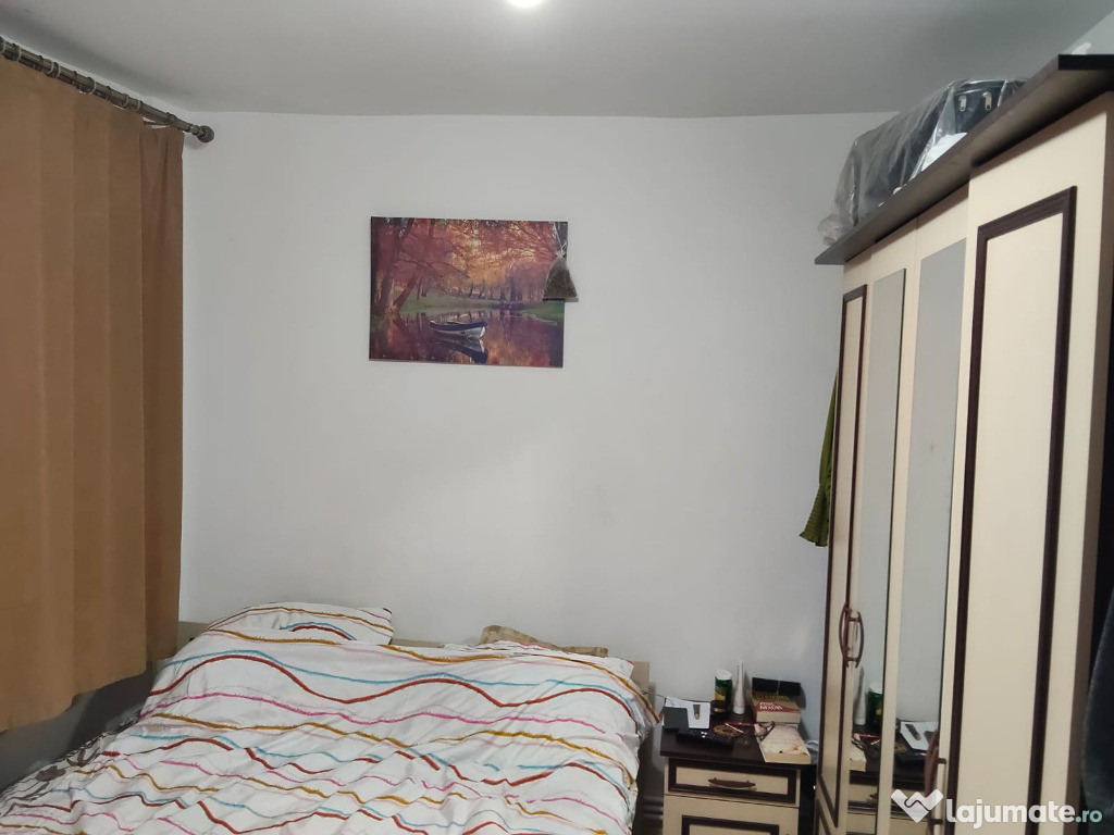 Vand apartament 3 camere