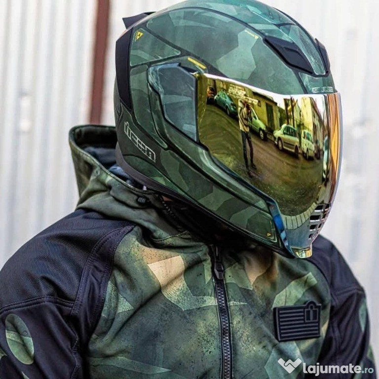 Vând echipament moto Icon | Casca, geaca, pantaloni, ghete.