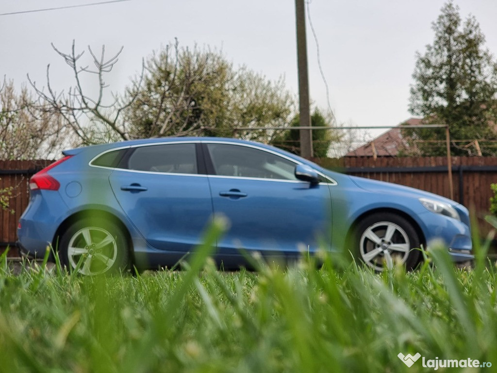 Volvo D4 190 cp. momentum