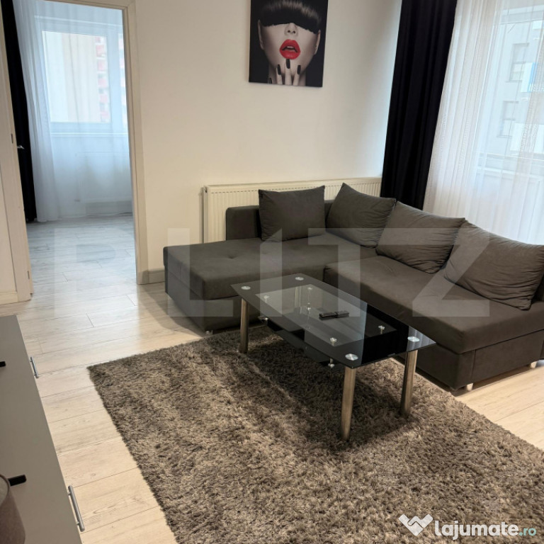 Apartament 3 camere, parcare, zona Vivo