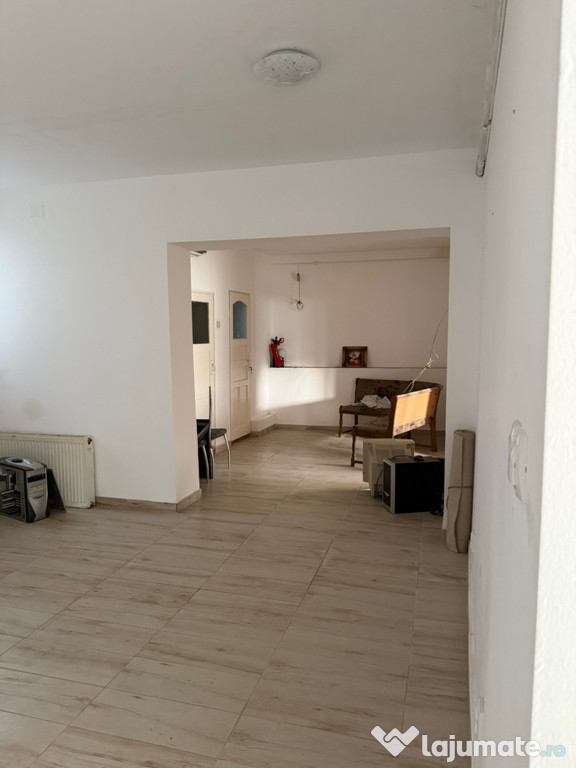 Vând casă la Lugoj