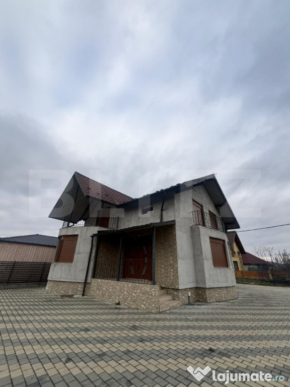 Casă de vânzare – Strada Slătiniței, nr. 214A-unirea