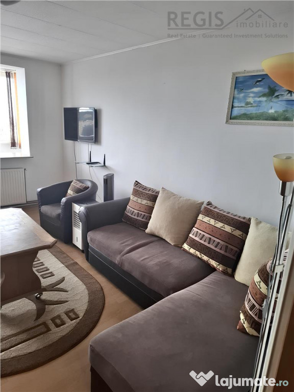 Apartament Renovat cu 2 Camere si Parcare in Astra