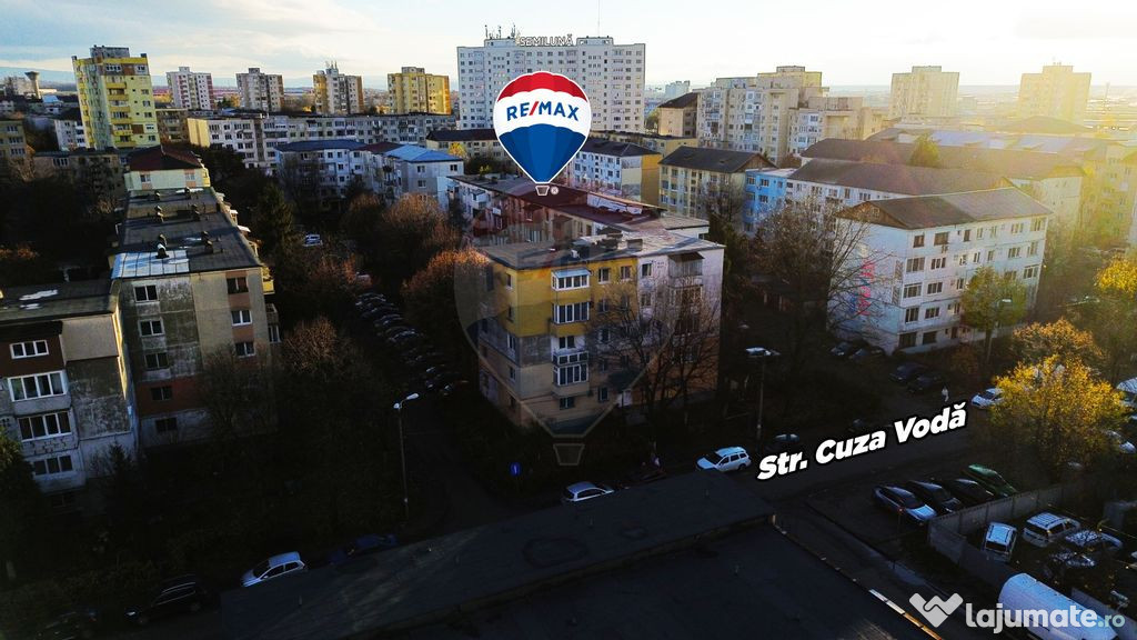 Apartament decomandat cu 2 camere de vânzare str. Cuza Voda