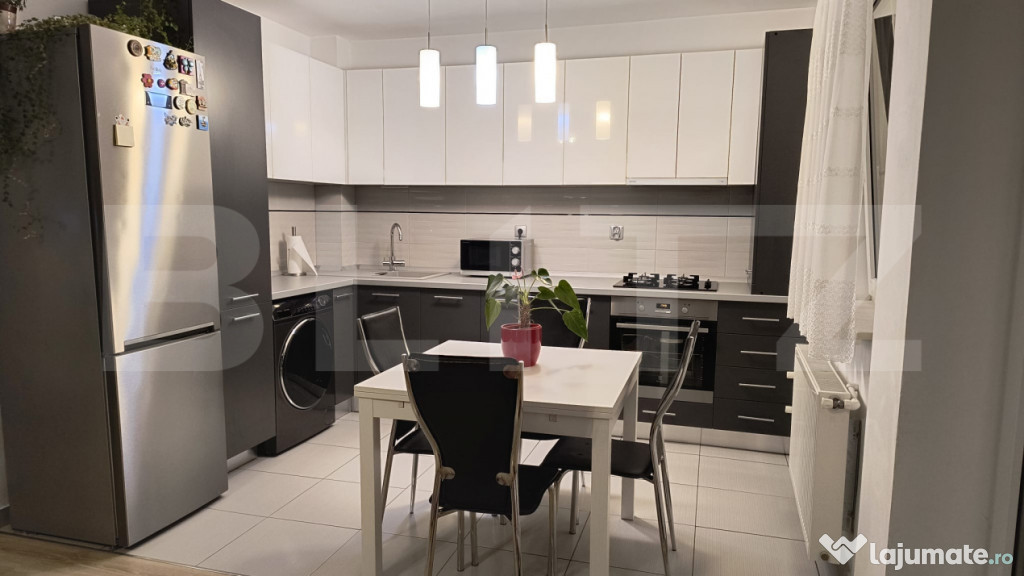 Apartament cu 3 camere, 67 mp, etaj intermediar, zona Tinere