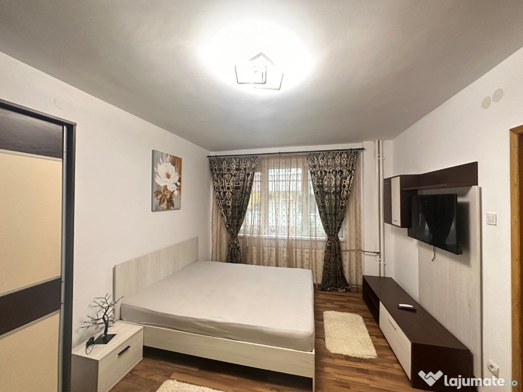 Închiriez garsoniera